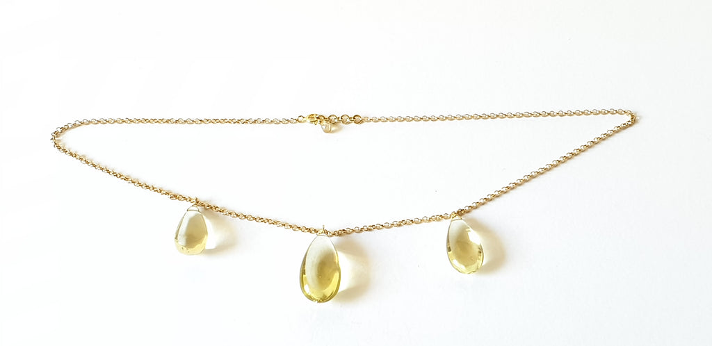 Golden silver necklace with lemon cabochon quartz